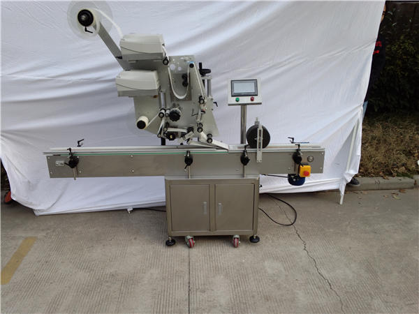 Automatikus matrica síkcímkéző gép lapos palackhoz 